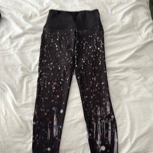 high quality Black leggings from onzie with colored polka dots